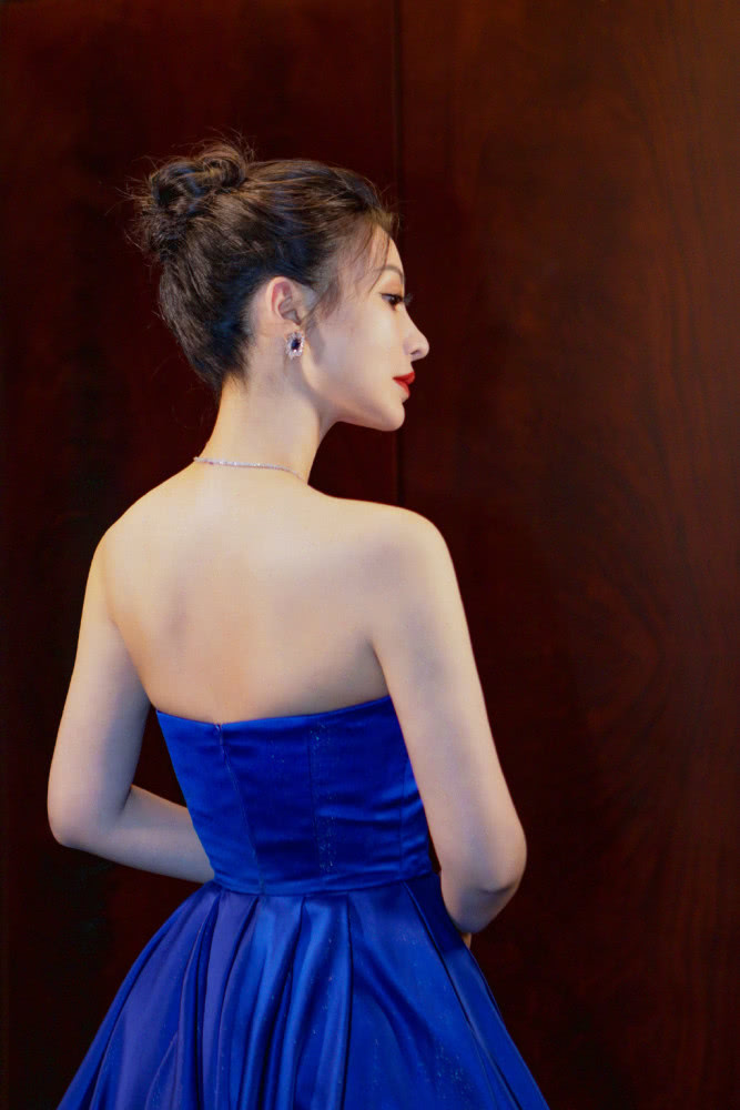 �����������춬�����������ķ�����սĨ��ȹ��˭������